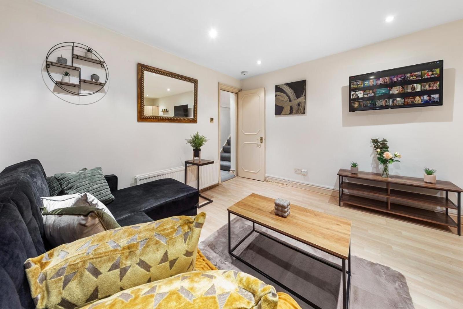 Deluxe Apartment - 1 Min Away From Camden Market And Station London Exterior photo