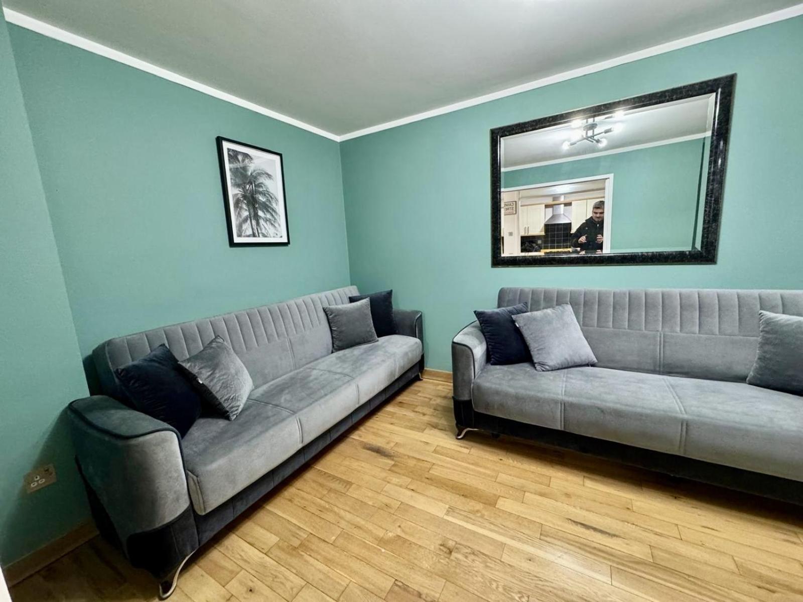 Deluxe Apartment - 1 Min Away From Camden Market And Station London Exterior photo