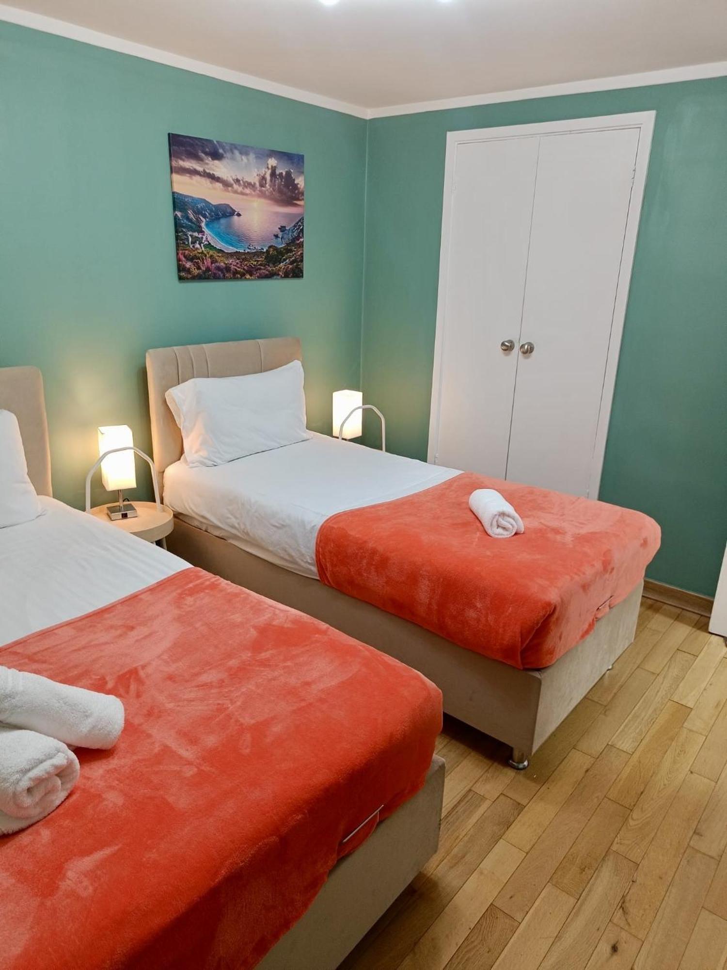Deluxe Apartment - 1 Min Away From Camden Market And Station London Exterior photo